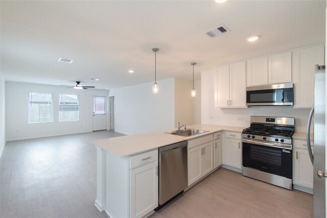 Photo - 31432 Moore Rd