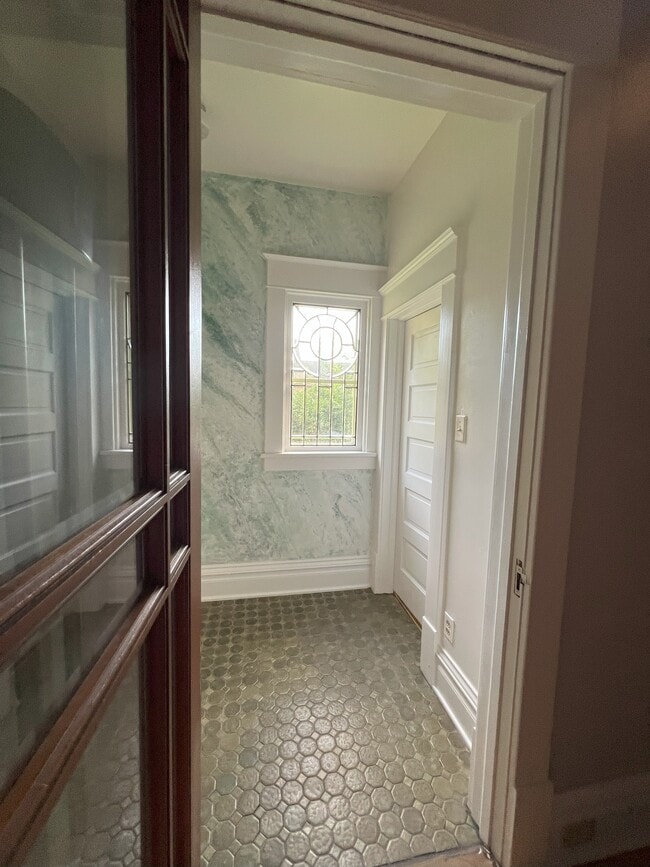 Photo - 241 Marquette St