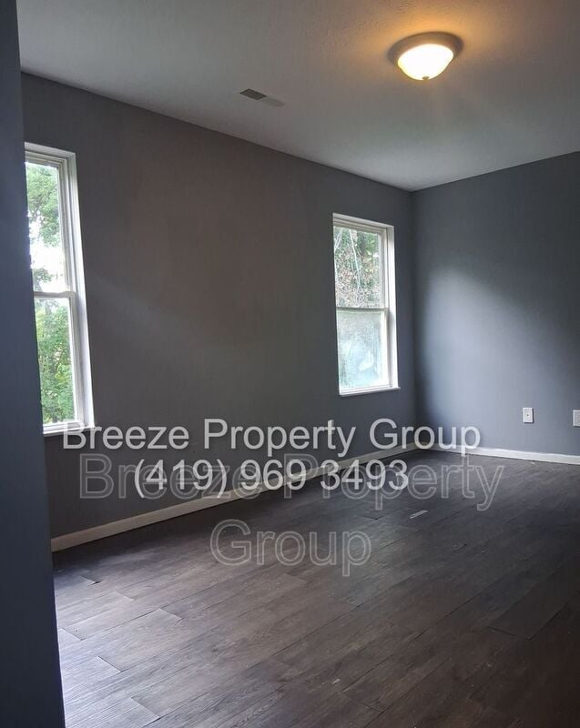 Photo - 133 W Warren Ave