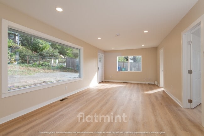 Photo - 6850 S 133rd St