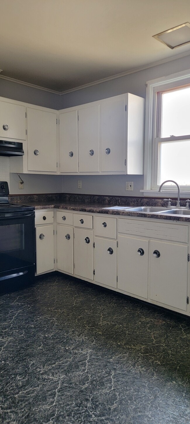 Photo - 1641 Howell St