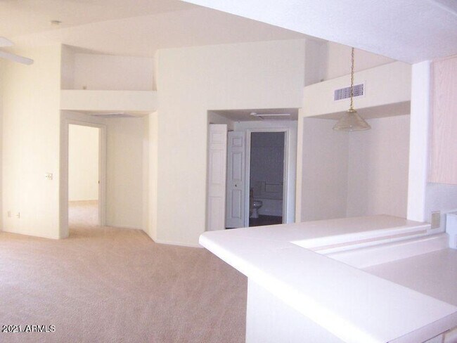 Photo - 1800 W Elliot Rd