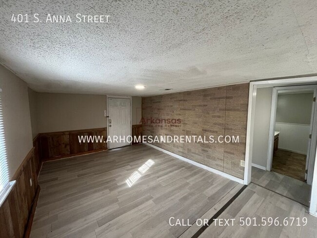 Photo - 401 S Anna St