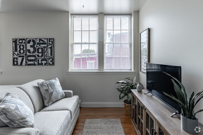 Split Wall 1 Bedroom
