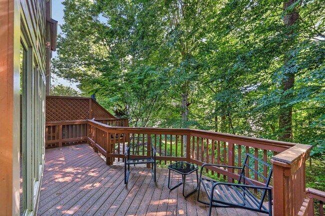 Photo - Elegant & Spacious Contemporary Townhome in Serene Potomac Enclave