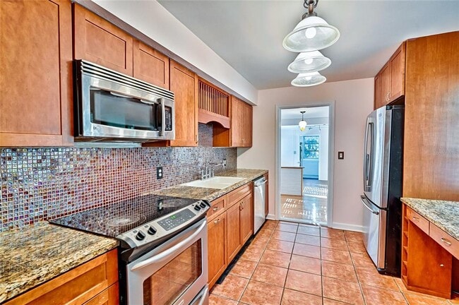 Photo - 725 NW 33rd Ave