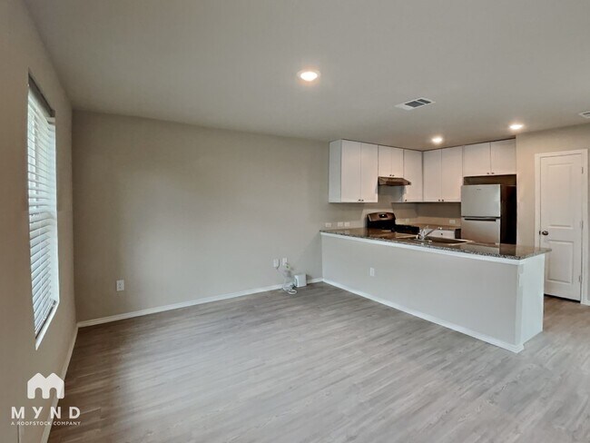 Photo - 4220 Thalweg Way