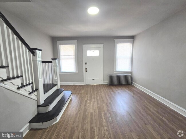 Building Photo - 204 W Duncannon Ave Rental