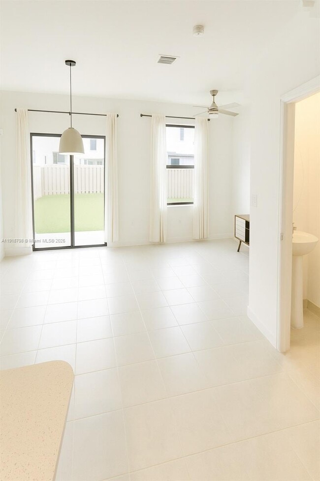 Photo - 25564 SW 108th Ave