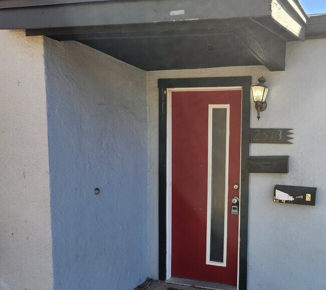 Building Photo - FABULOUS 2 BEDROOMS AND 1 BATHROOM FOR LEASE