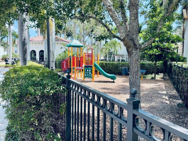 Photo - Boca Raton Furnished 3 bed 2.5 Bath Townhouse, Gated community