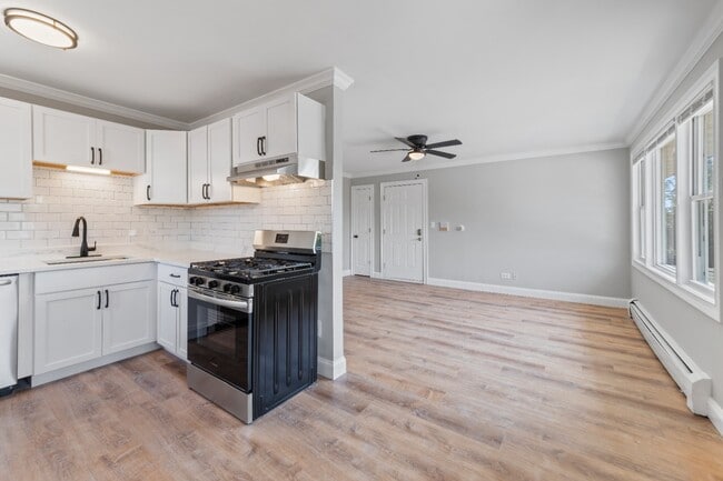 Photo - Rehabbed 2 Bedroom In Prime Lake Bluff Location - Pet Friendly - Free Parking! Unit D