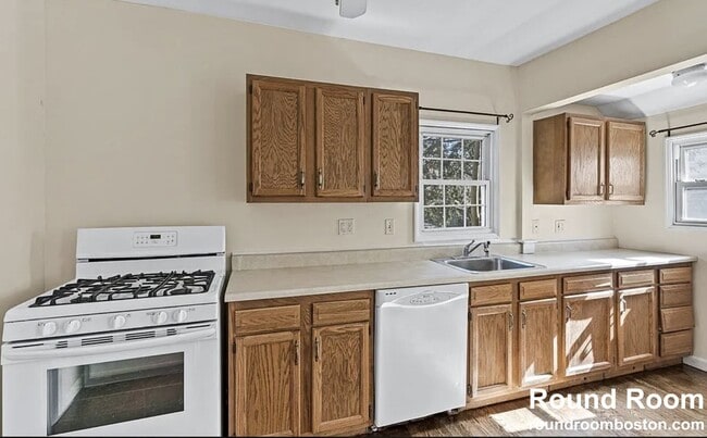 Photo - 53 Henderson St