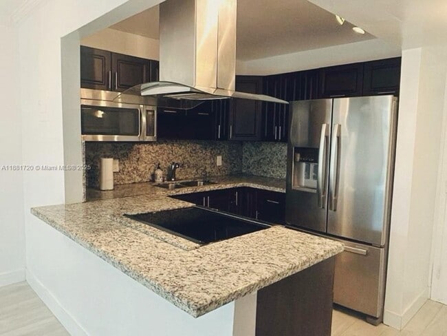 Photo - 2350 NE 135th St Unidad 401