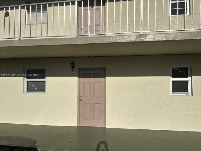 Photo - 609 S State Rd 7 Unidad 1E