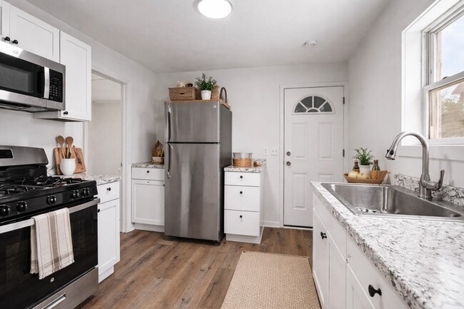 Photo - 66 Endicott Ave Unidad 2