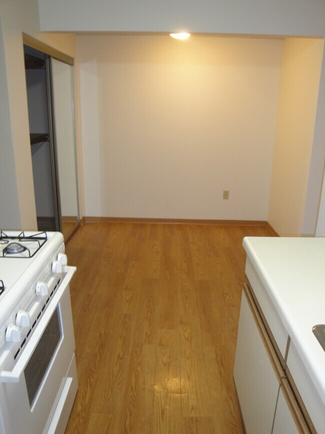 1743 - B1 - Randolph Apartments