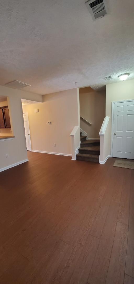 Photo - 1007 Wells Way