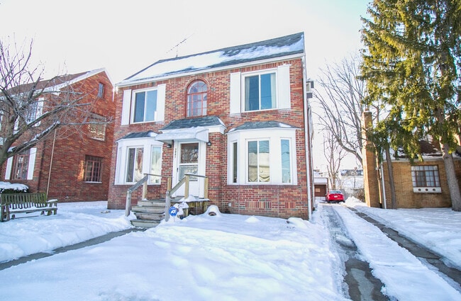 Building Photo - 3941 Torrance Dr Unit #4