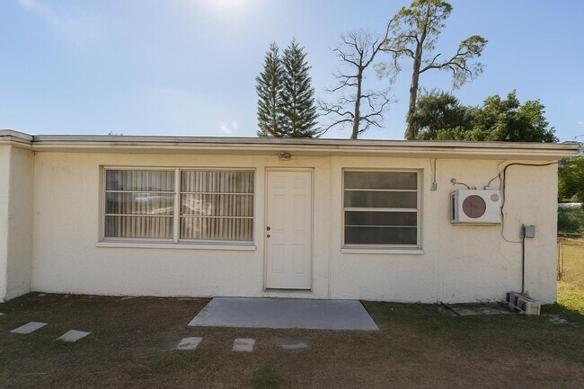 5525 Quist Dr