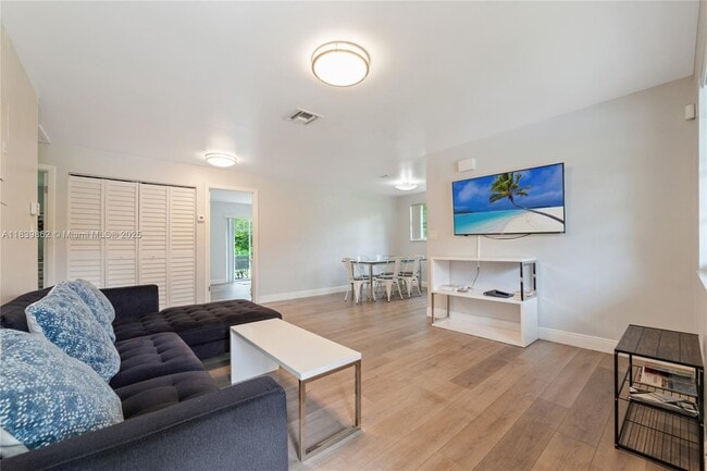 Building Photo - 6198 SW 63rd St Rental
