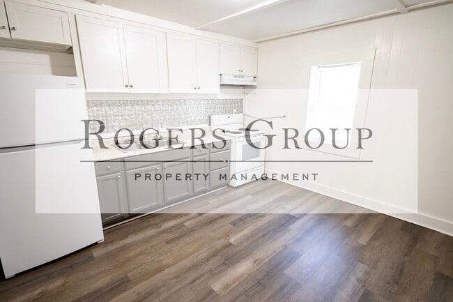 Photo - 301 Perry St