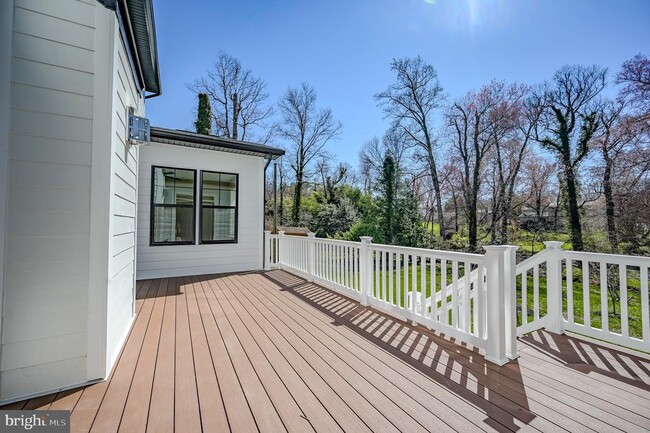 Photo - 2424 Carey Ln