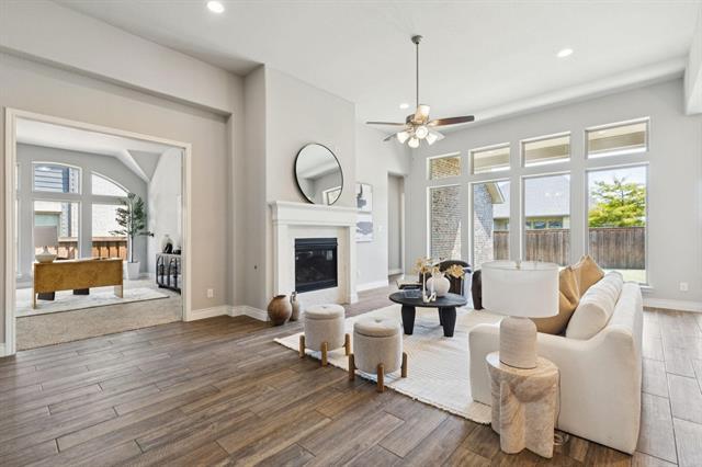 Photo - 341 Cowling Dr