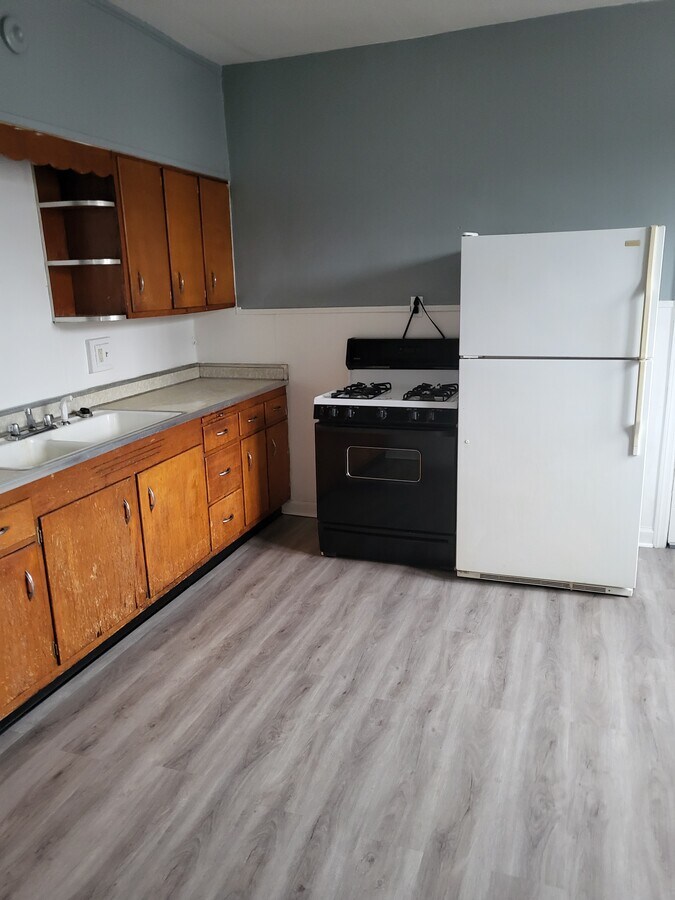 Photo - 653 Duss Ave Unidad Front One