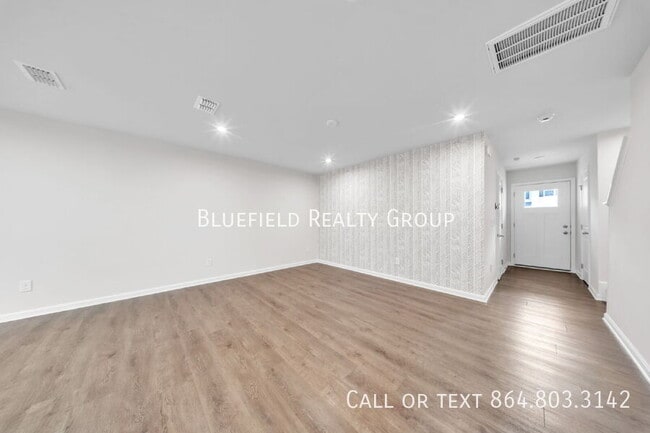 Photo - 158 Sarnesfield Wy