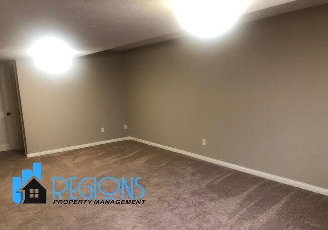 Photo - Beautiful 5BR 3.5 bathroom house in North East Normal. Large fenced in back yard.