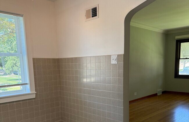 Photo - 2300 Burr Oak Ave