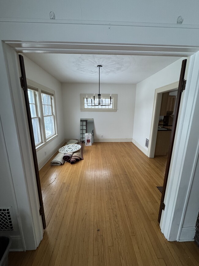 Dining room - 212 Willis Ave