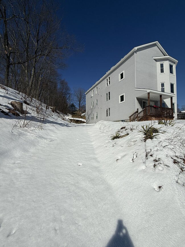 Photo - 1442 Main St