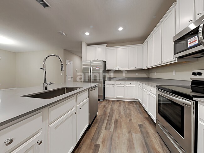 Photo - 194 Hemlock Point