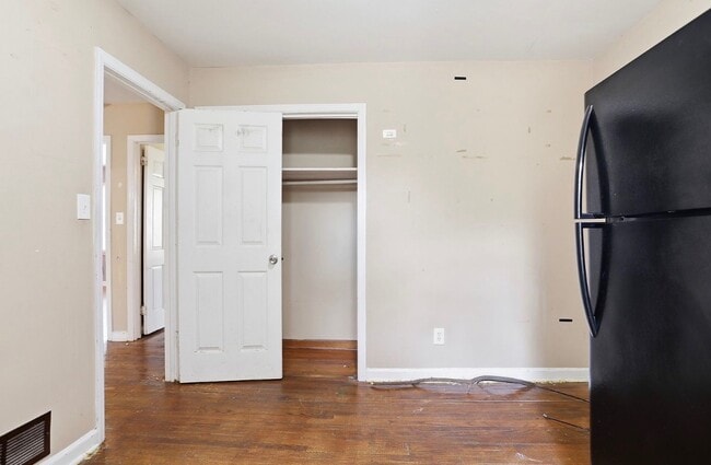 Photo - 1548 Sylvan Rd SW