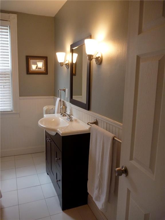 132 Gibbs Ave Unit 2