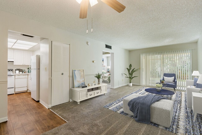 Imperial Palms Apartments