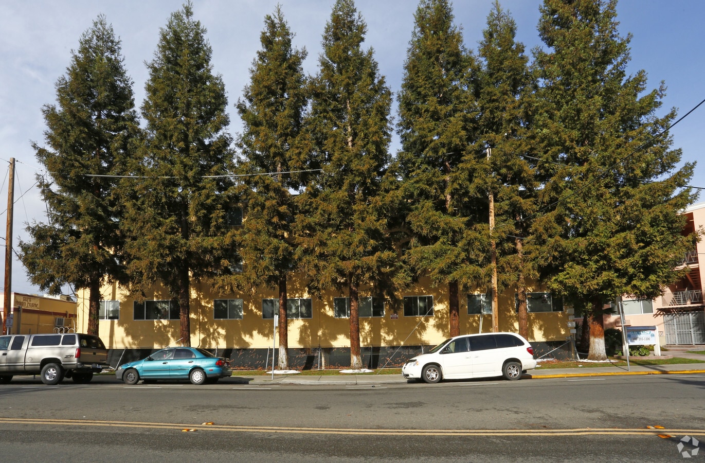 Photo - Glen Willow Apartments