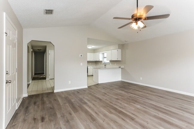 Photo - 4511 Ramona Blvd Casa