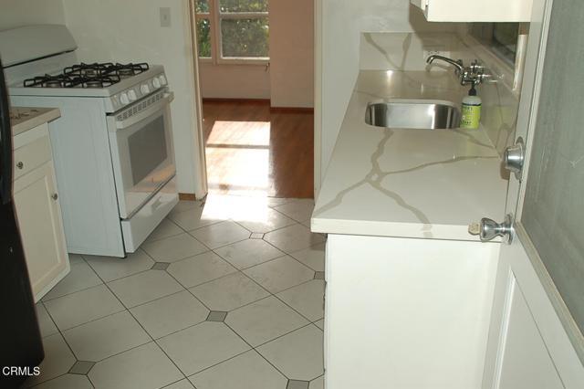 Photo - 1637 Raymond Hill Rd