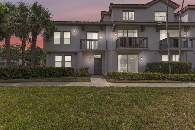 Photo - 2032 Alta Meadows Ln Condo Unit 1110
