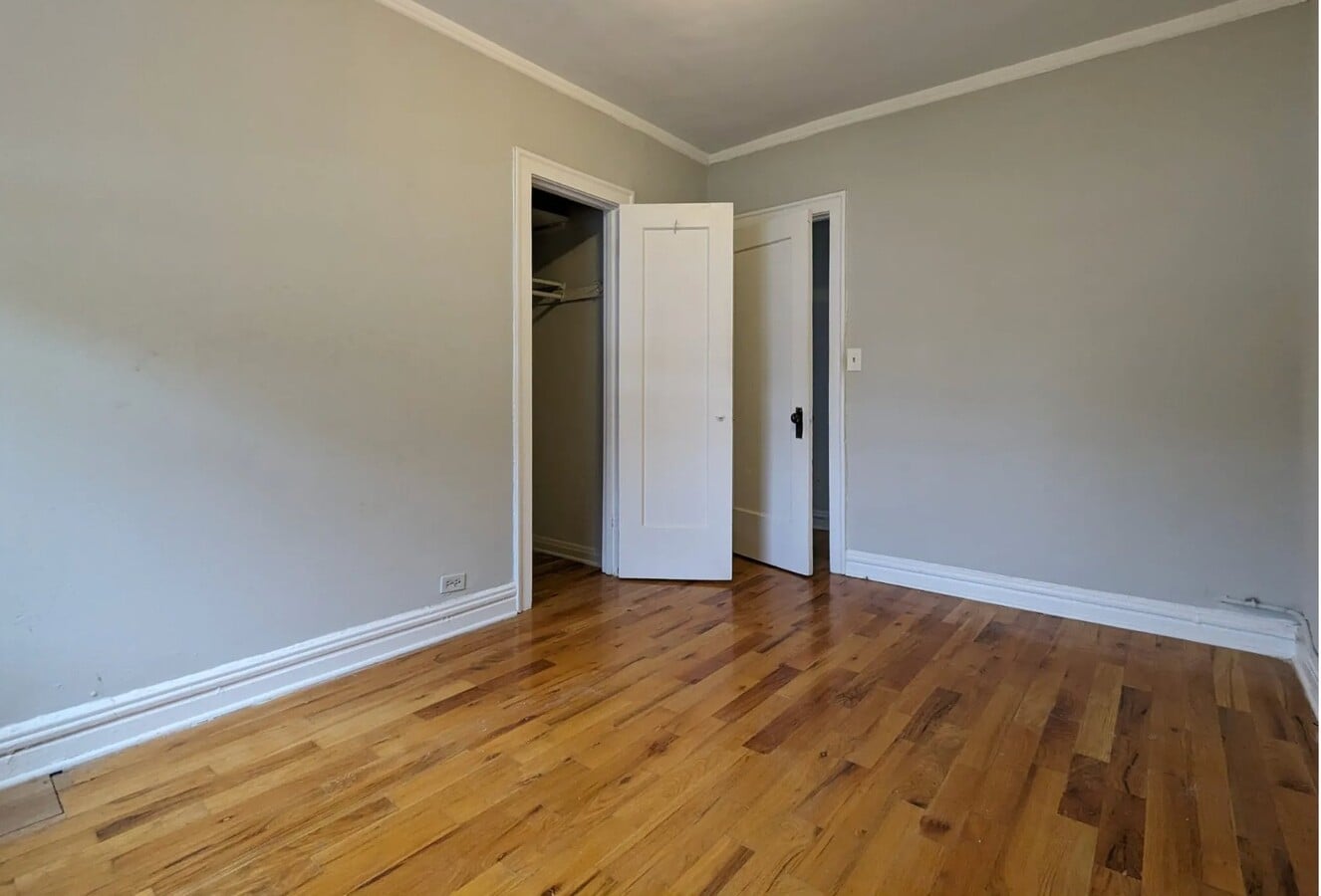 Photo - 425 W Roscoe St Unit 6