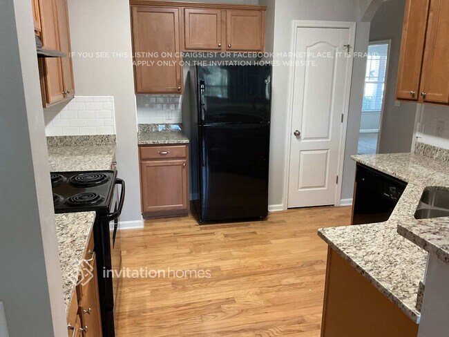 Photo - 326 Pin Oak Ave