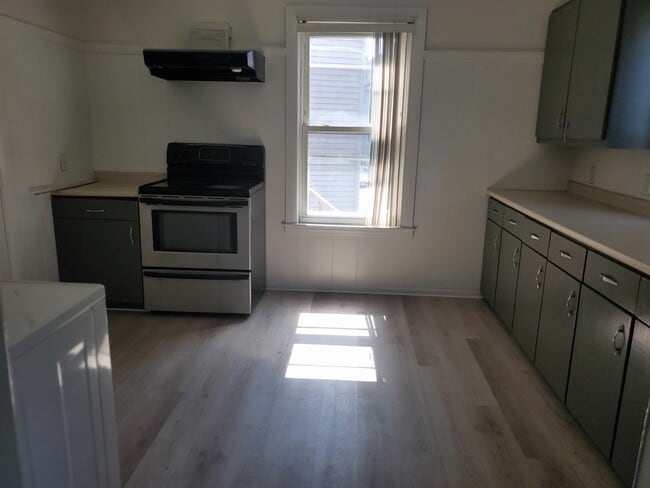 90 Allen Ave Unit 90 allen ave