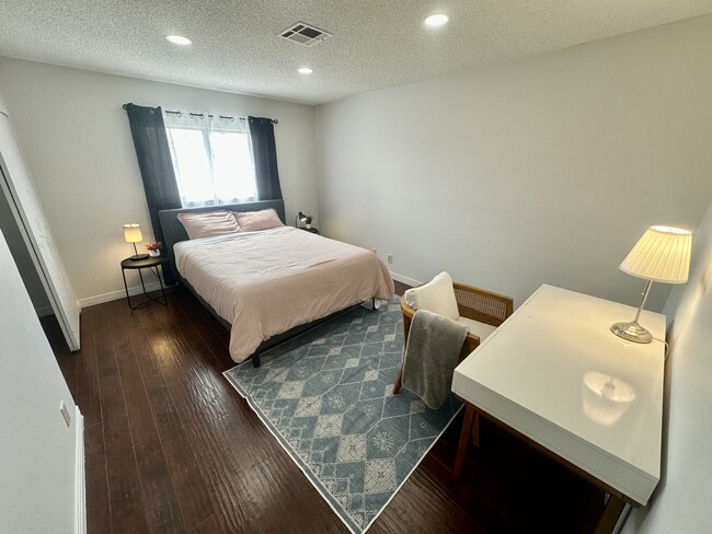 Building Photo - 4329 Murillo St Rental