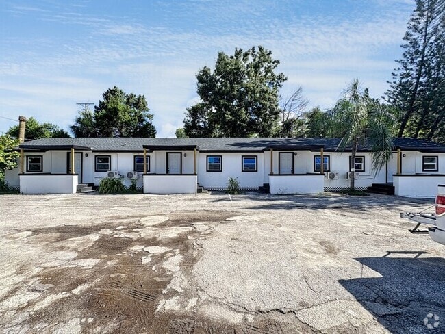 Building Photo - 4605 N Hubert Ave Unit 13 Rental