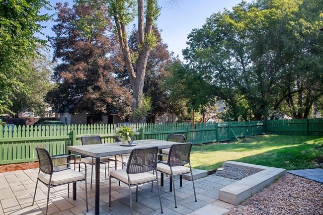 Building Photo - Charming Westside Duplex! Minutes from Dow... Rental