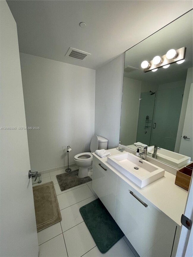 Photo - 151 SE 1st St Unidad 3004