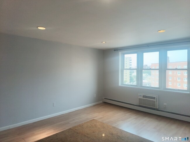 Photo - 140 Grove St Unit 5K